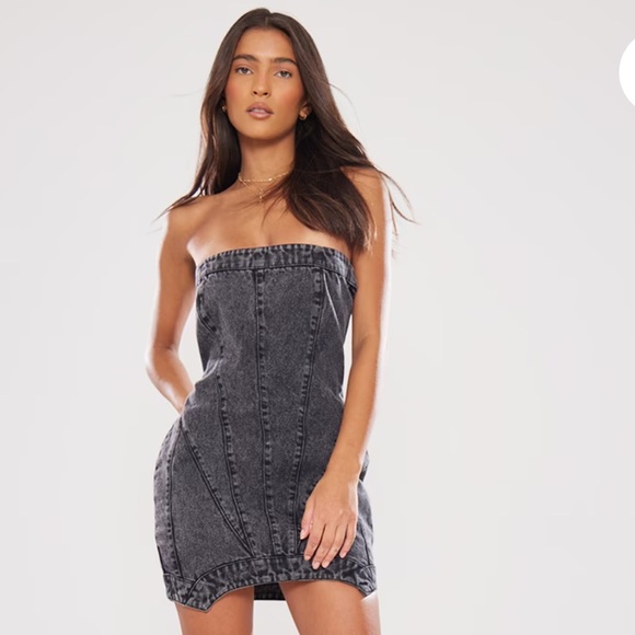 PrettyLittleThing Dresses & Skirts - NWT PrettyLittleThing Strapless Black Acid Wash Denim Mini Dress Size 8
